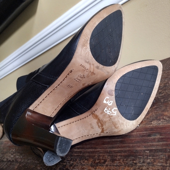 Donald Pliner Black Ankle Boots Size 9.5 - Picture 8 of 9